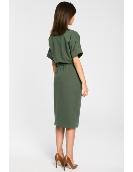 B062 Megzta suknelė su prakirpimu - kariškai žalia