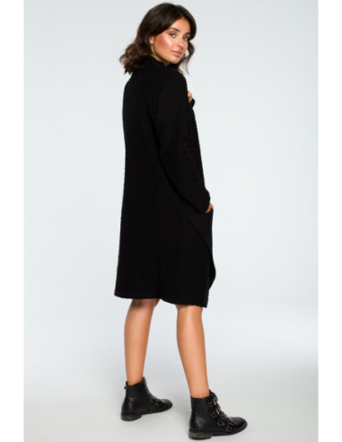 B098 Suknelė su asimetriškais dygsniais priekyje - juoda 2