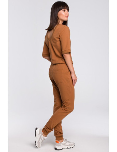 B104 Kombinezonas su iškirpte nugaroje - karamelė 2