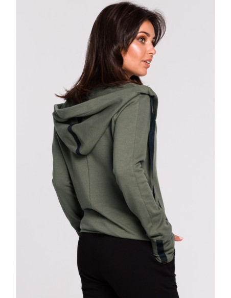 B127 Džemperis su gobtuvu ir perlenkta priekine dalimi - chaki spalvos
