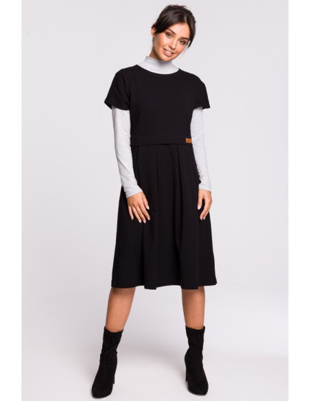 B134 Sluoksniuota midi suknelė - juoda