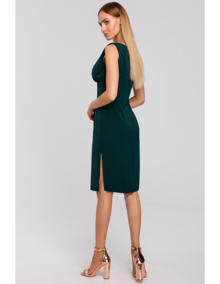 M486 Suknelė su nėrinių intarpu iškirptėje - žalia