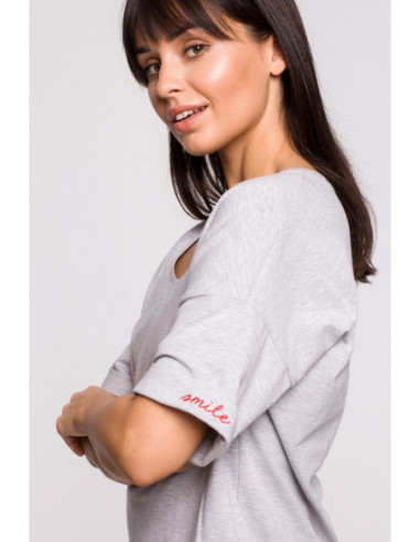 B147 Oversize marškinėliai su apvalia iškirpte - pilki 2