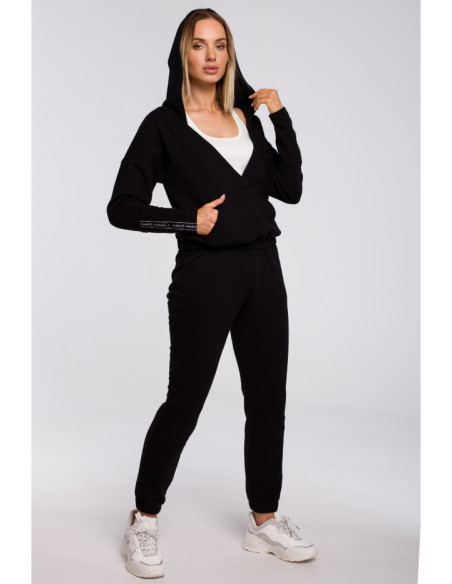 M552 Džemperis su kengūros kišene ir gobtuvu - juodas