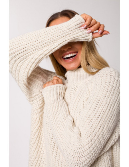 M630 Megztinis golfu kaklu - smėlio spalvos