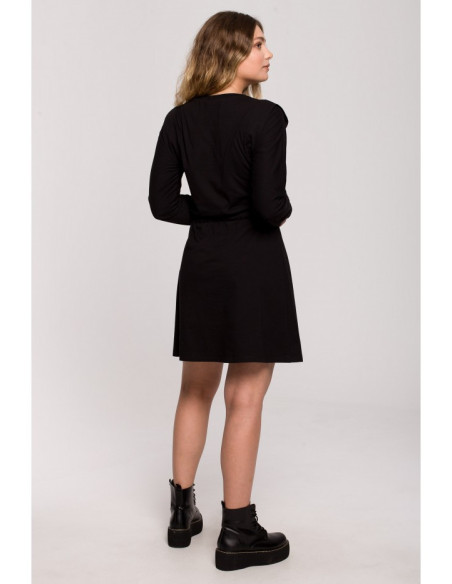 B208 Raudona suknelė su kaklaraiščiu - juoda