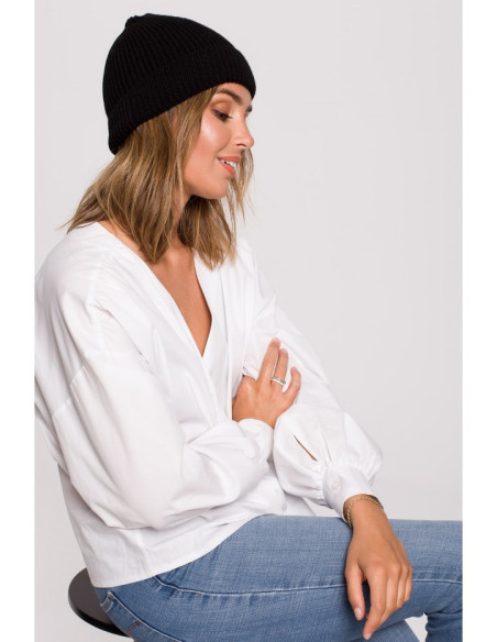 BK079 Grandinėlės pynimo kepurė - juoda