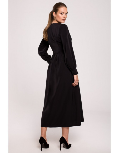 K118 Maxi suknelė su V formos iškirpte - juoda