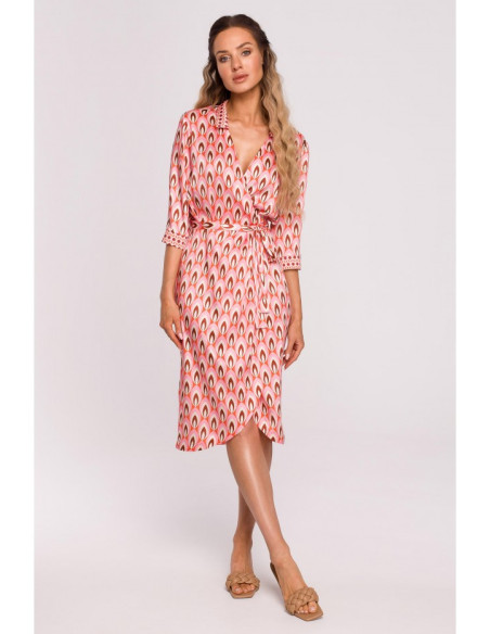 M668 Suknelė su persidengiančiais raštais ir diržu - 2 modelis