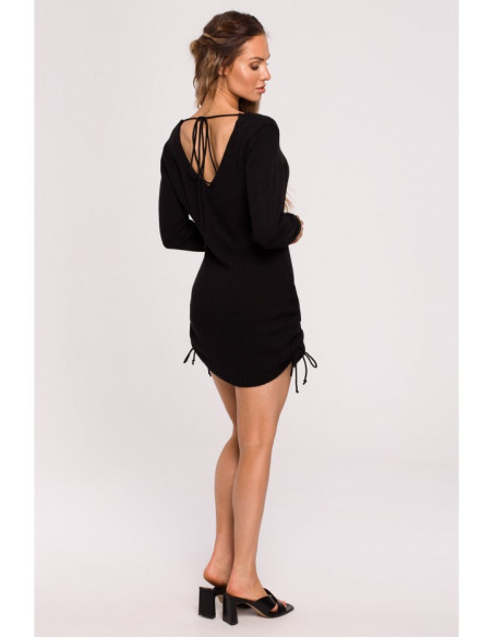 M684 Suknelė su kaklaraiščiu nugaroje - juoda