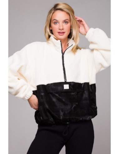 LA114 Pliušinis megztinis su velcro kišenėmis - 1 modelis 2