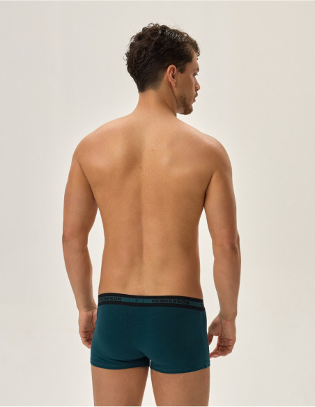 Henderson kelnaitės