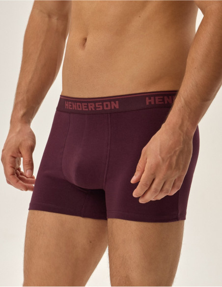 Henderson kelnaitės