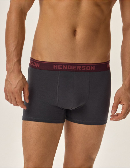 Henderson kelnaitės