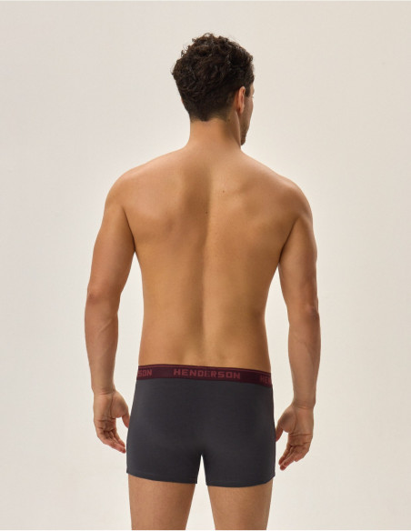 Henderson kelnaitės