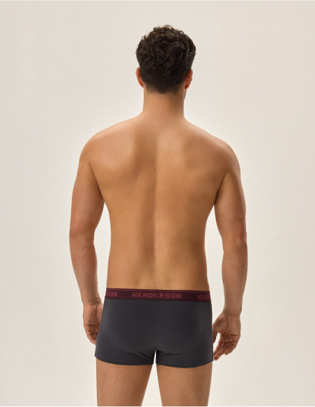 Henderson kelnaitės