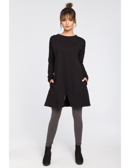 B042 Tunika su iškirpta apačia - juoda