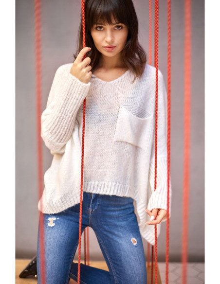 BK018 Laisvas megztinis su kišenėmis - ecru spalvos