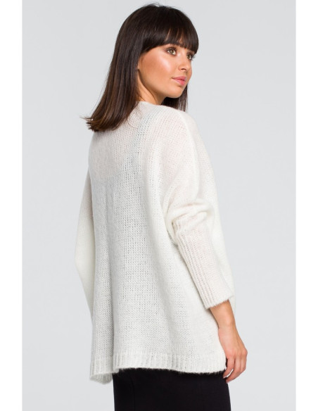 BK018 Laisvas megztinis su kišenėmis - ecru spalvos