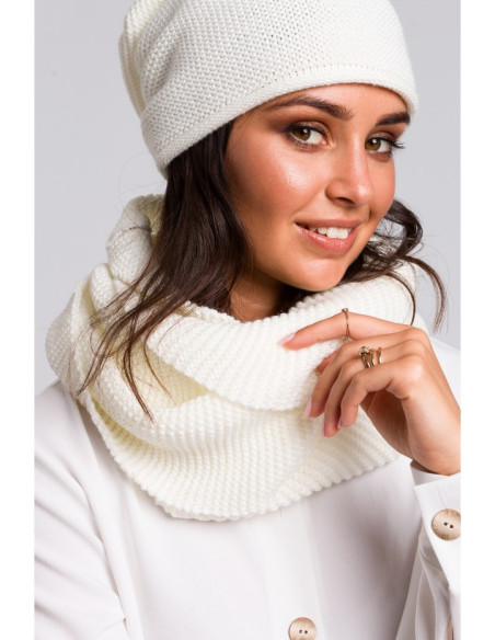 BK042 Snukis - ecru spalvos