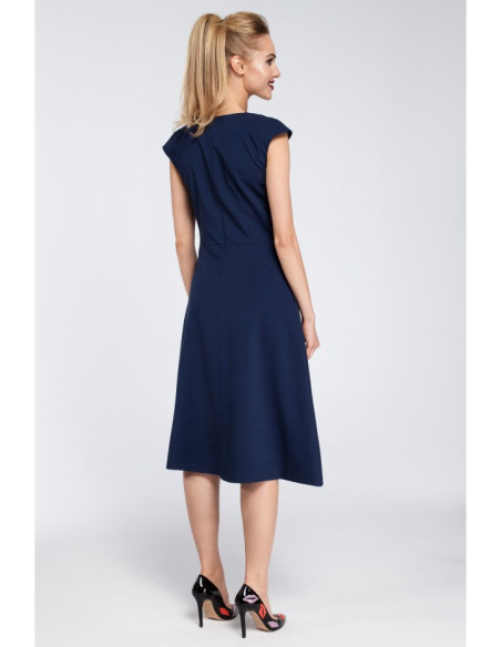 M296 Prigludusi prigludusi suknelė - tamsiai mėlyna