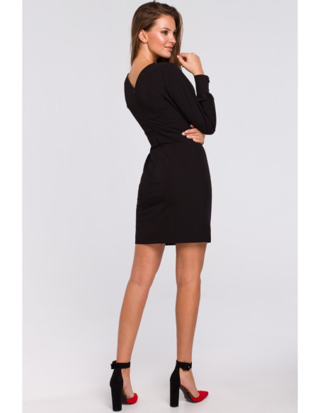 K027 Suknelė su puošniomis rankovėmis - juoda