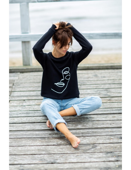 B167 Stilingas margintas megztinis - juodas