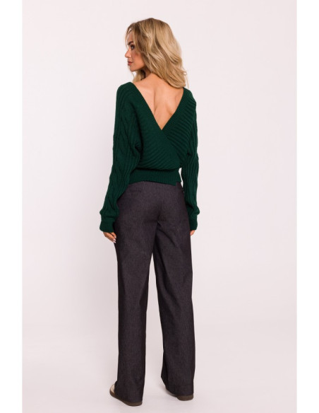 M809 Trumpas džemperis su voko formos iškirpte - žalias