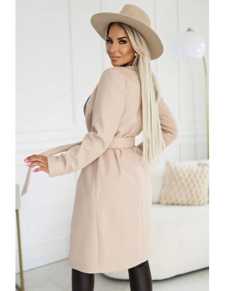  582-1 Polish comfortable coat with a colored insert at the collar - beige 