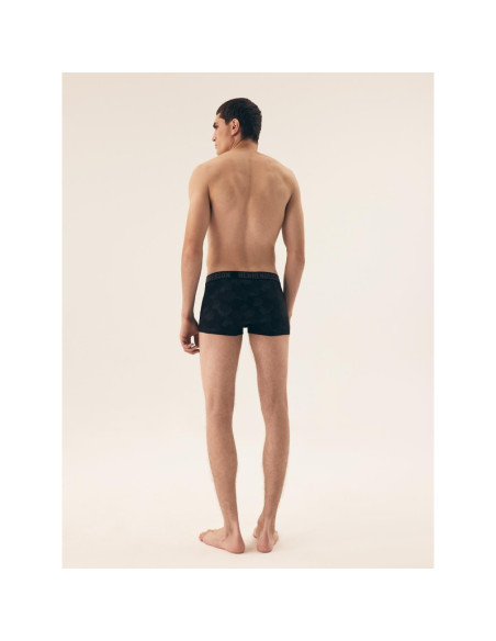 Henderson kelnaitės