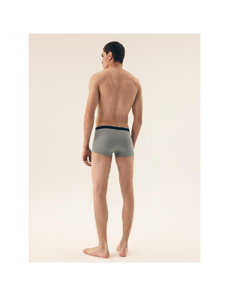 Henderson kelnaitės