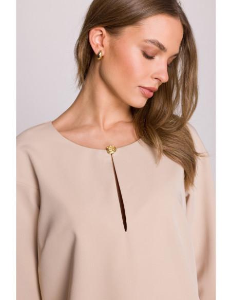 S394 Laisvo kirpimo suknelė su ašaros formos iškirpte - smėlio spalvos