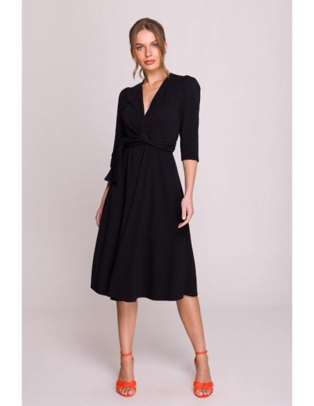 S404 Modalinė persipynusi suknelė - juoda