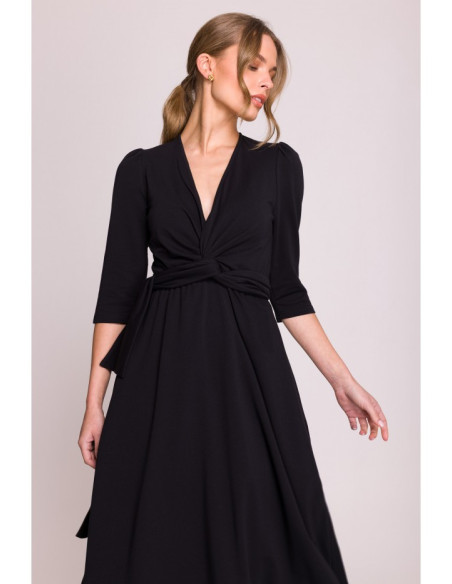 S404 Modalinė persipynusi suknelė - juoda
