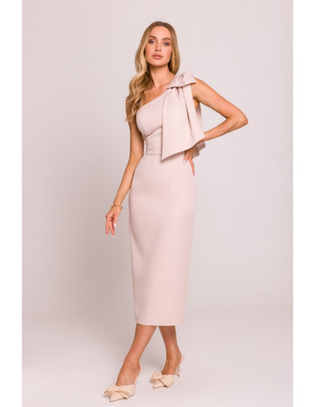 M847 Suknelė ant vieno peties su dekoratyviniu lankeliu - šviesiai smėlio spalvos