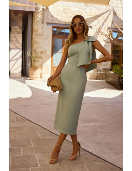 M847 Suknelė ant vieno peties su dekoratyviniu lankeliu - mėtų spalvos