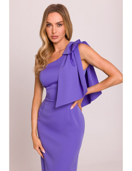 M847 Suknelė ant vieno peties su dekoratyviniu lankeliu - šviesiai violetinė