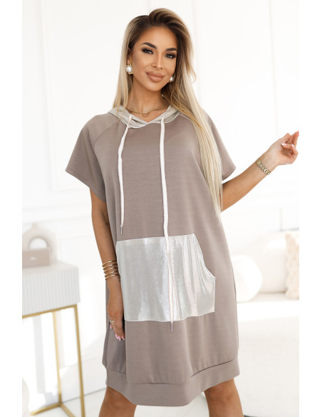  591-1 Kangaroo dress with hood and metallic details Mocha Mousse | Numoco Basic 