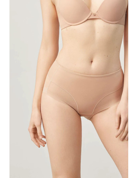 Ysabel Mora kelnaitės