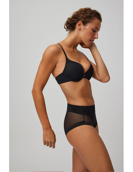 Ysabel Mora kelnaitės