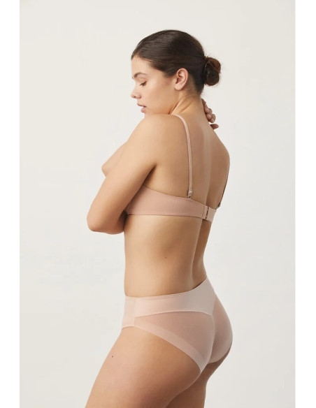 Ysabel Mora kelnaitės