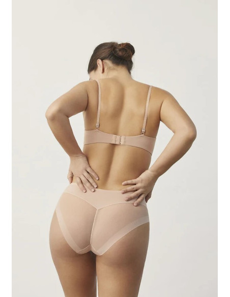 Ysabel Mora kelnaitės