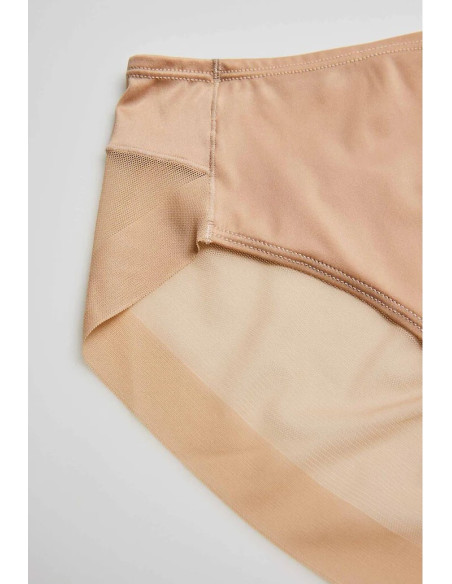 Ysabel Mora kelnaitės