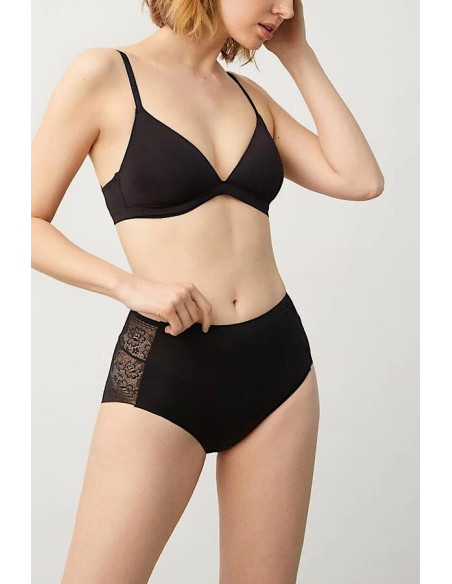 Ysabel Mora kelnaitės