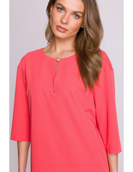 S394 Laisvo kirpimo suknelė su ašaros formos iškirpte - koralų spalvos