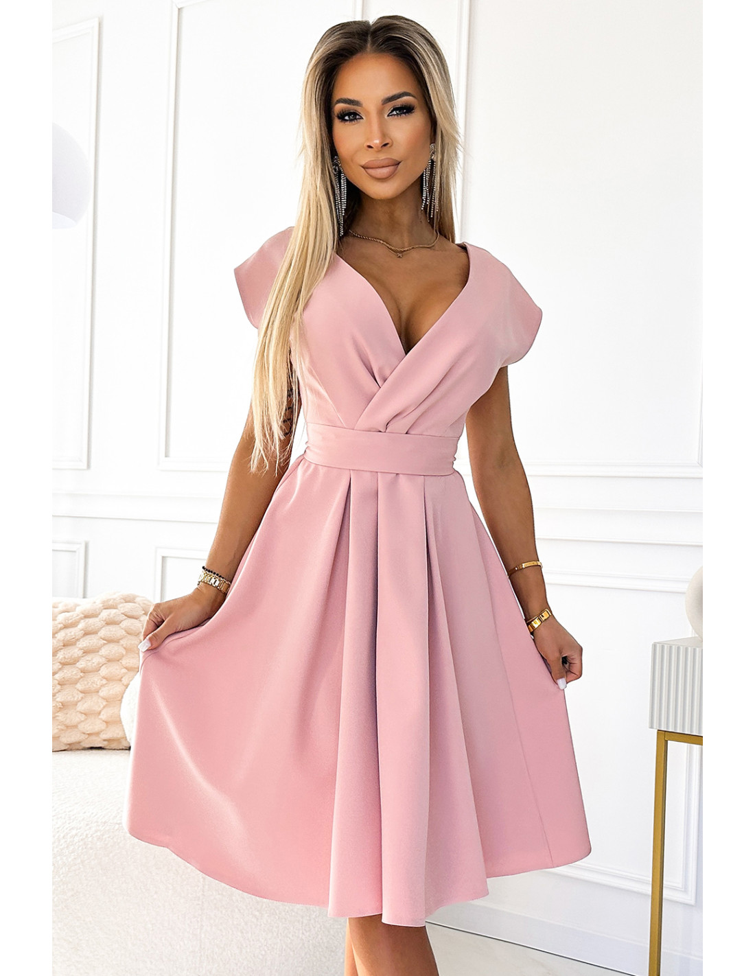 348-9 SCARLETT flared dress with a neckline - powder pink
