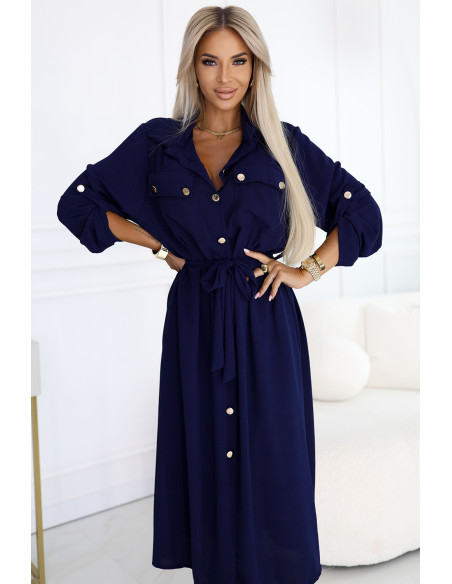 531-6 Midi marškinių suknelė su auksinėmis sagomis ir kaklaraiščiu - tamsiai mėlyna   531-6 Midi marškinių suknelė su auksinėmis sagomis ir kaklaraiščiu - tamsiai mėlyna