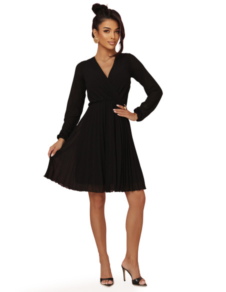 313-17 ISABELLE lenkiška plisuota suknelė ilgomis rankovėmis ir iškirpte - juoda   313-17 ISABELLE lenkiška plisuota suknelė ilgomis rankovėmis ir iškirpte - juoda