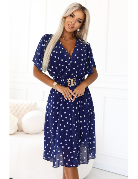 604-4 Jausminga suknelė su baltais taškeliais, apnuoginta iškirpte ir dekoratyviniu dirželiu - tamsiai mėlyna   604-4 Jausminga suknelė su baltais taškeliais, apnuoginta iškirpte ir dekoratyviniu dirželiu - tamsiai mėlyna