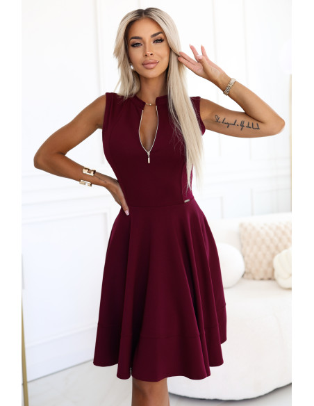  573-4 Išskirtinė suknelė su platėjančia apačia ir užtrauktuku - bordo spalvos 